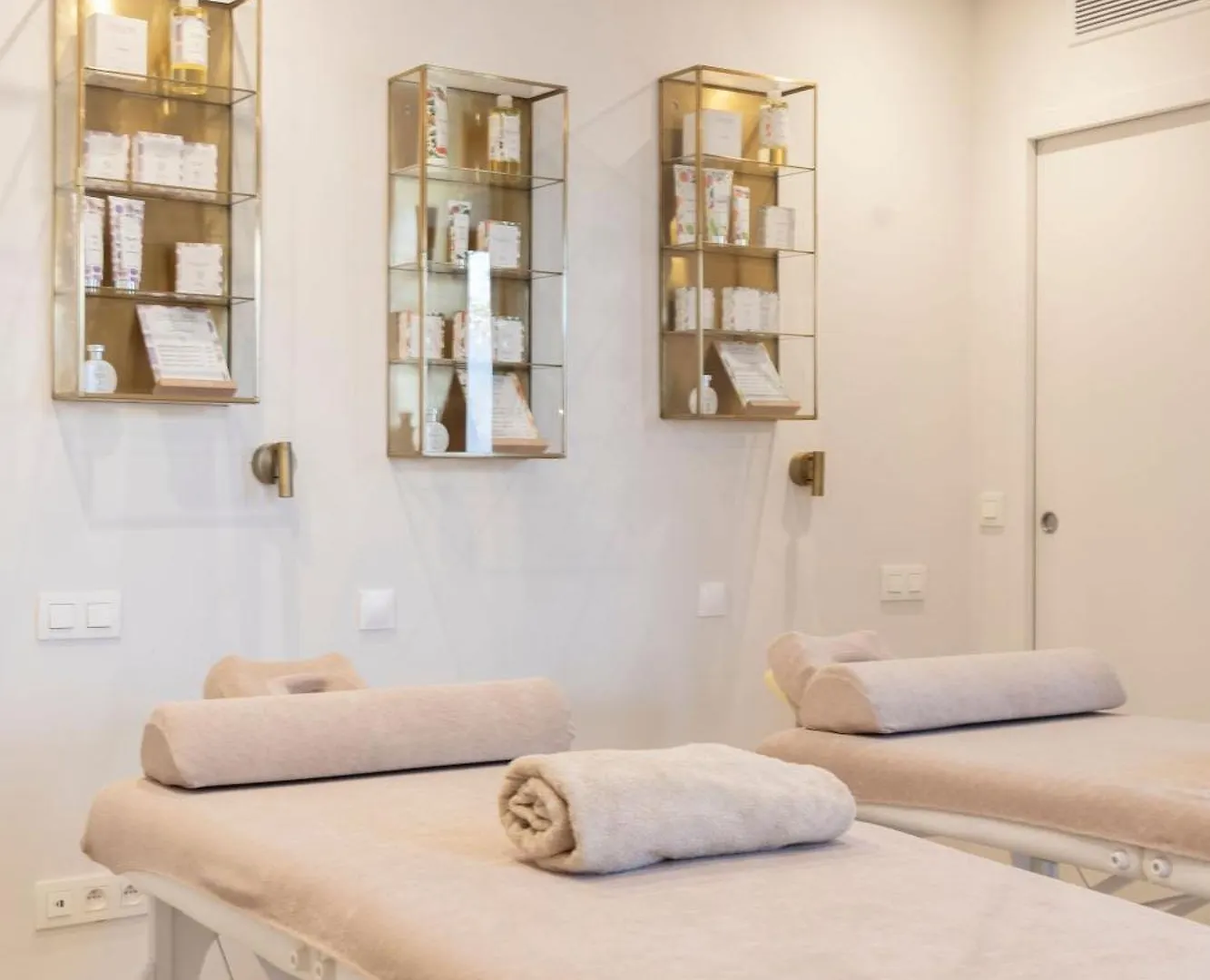Hotel Et Restaurant La Bastide Bourrelly - Mathias Dandine Cabriès 5*,