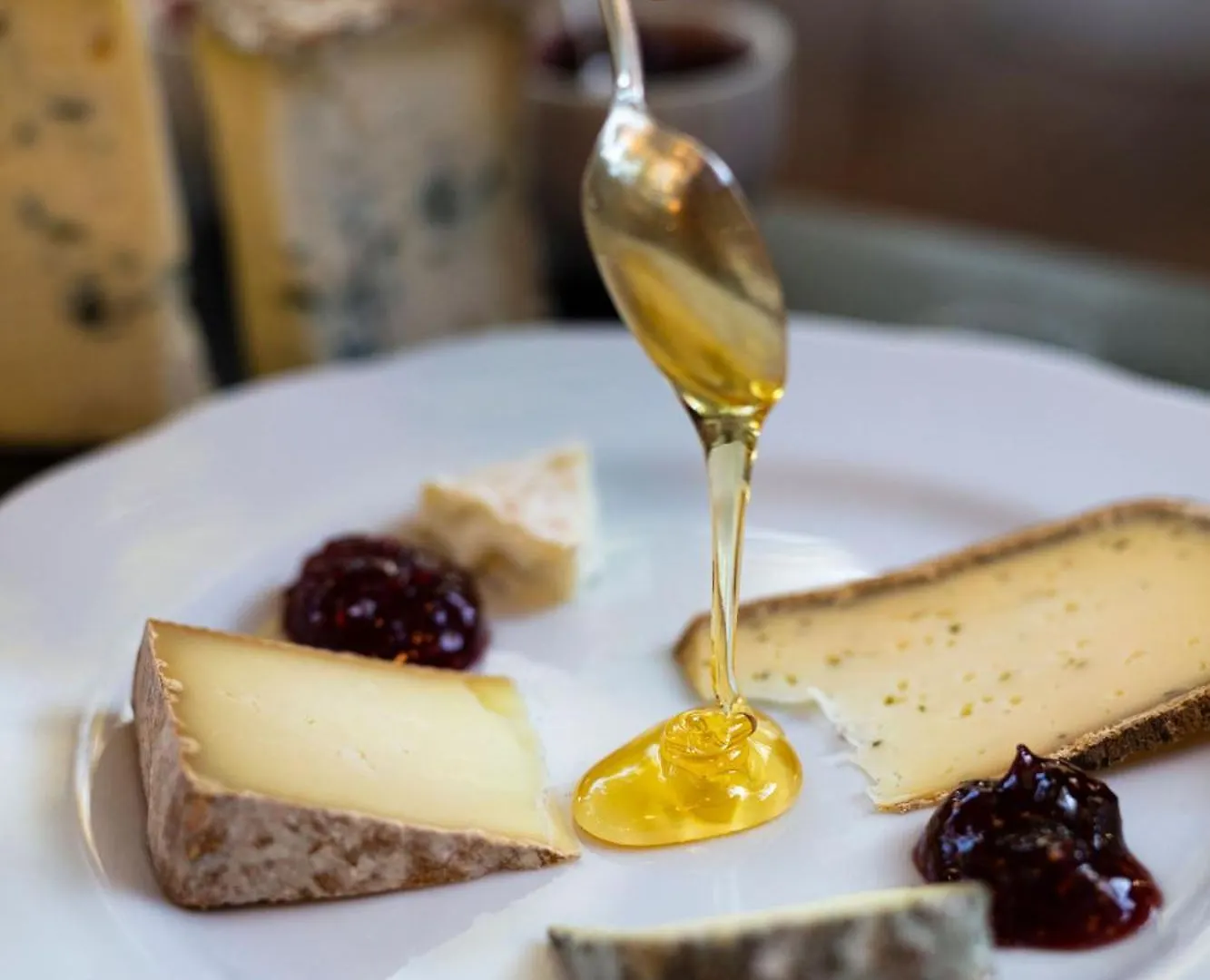 Hotel Et Restaurant La Bastide Bourrelly - Mathias Dandine 까브리에