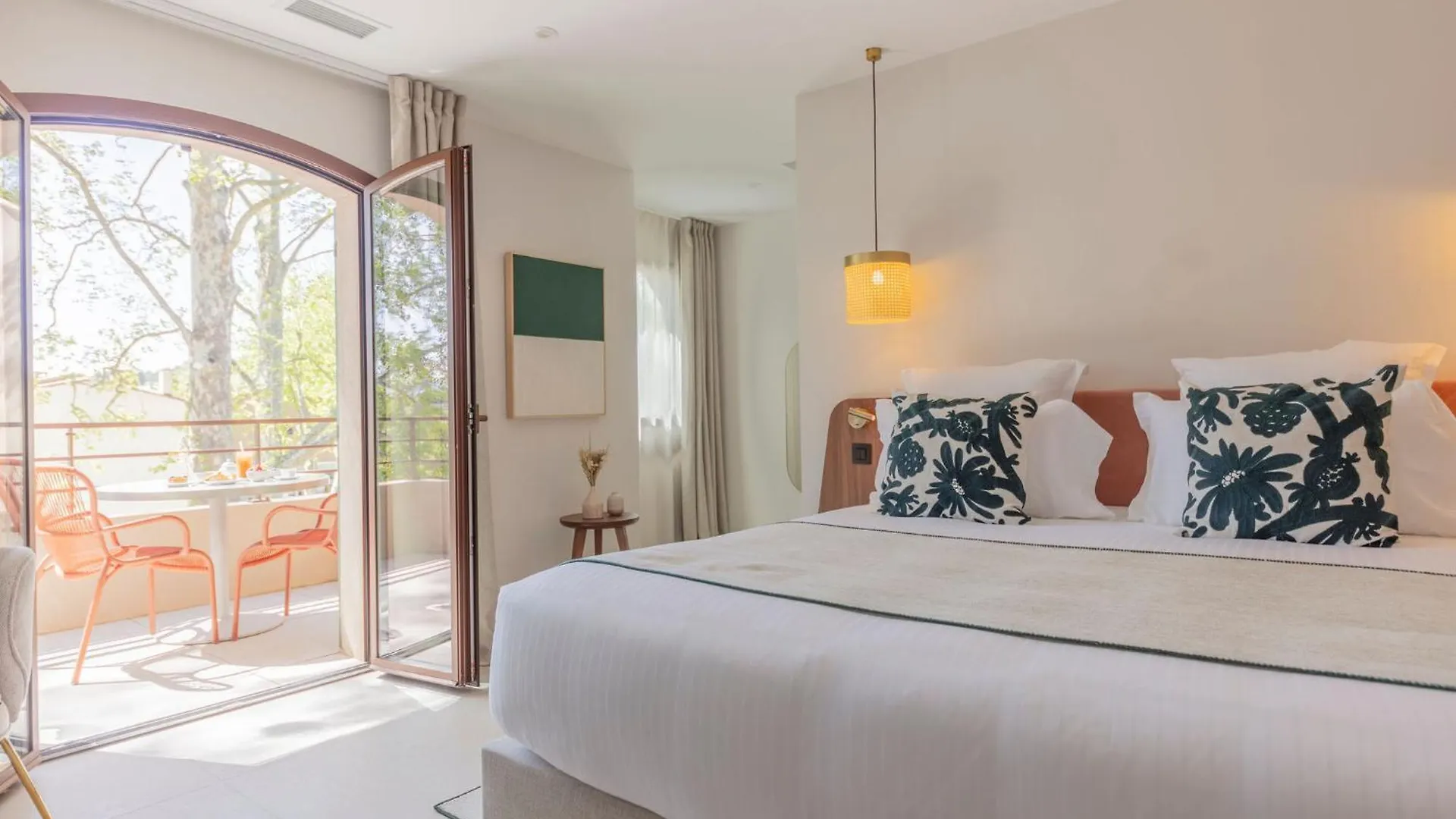 Hotel Et Restaurant La Bastide Bourrelly - Mathias Dandine 까브리에